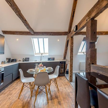 Pass The Keys 5C Charming Town Centre Apartment With Roof Top Views ชรูว์สเบอรี ภายนอก รูปภาพ