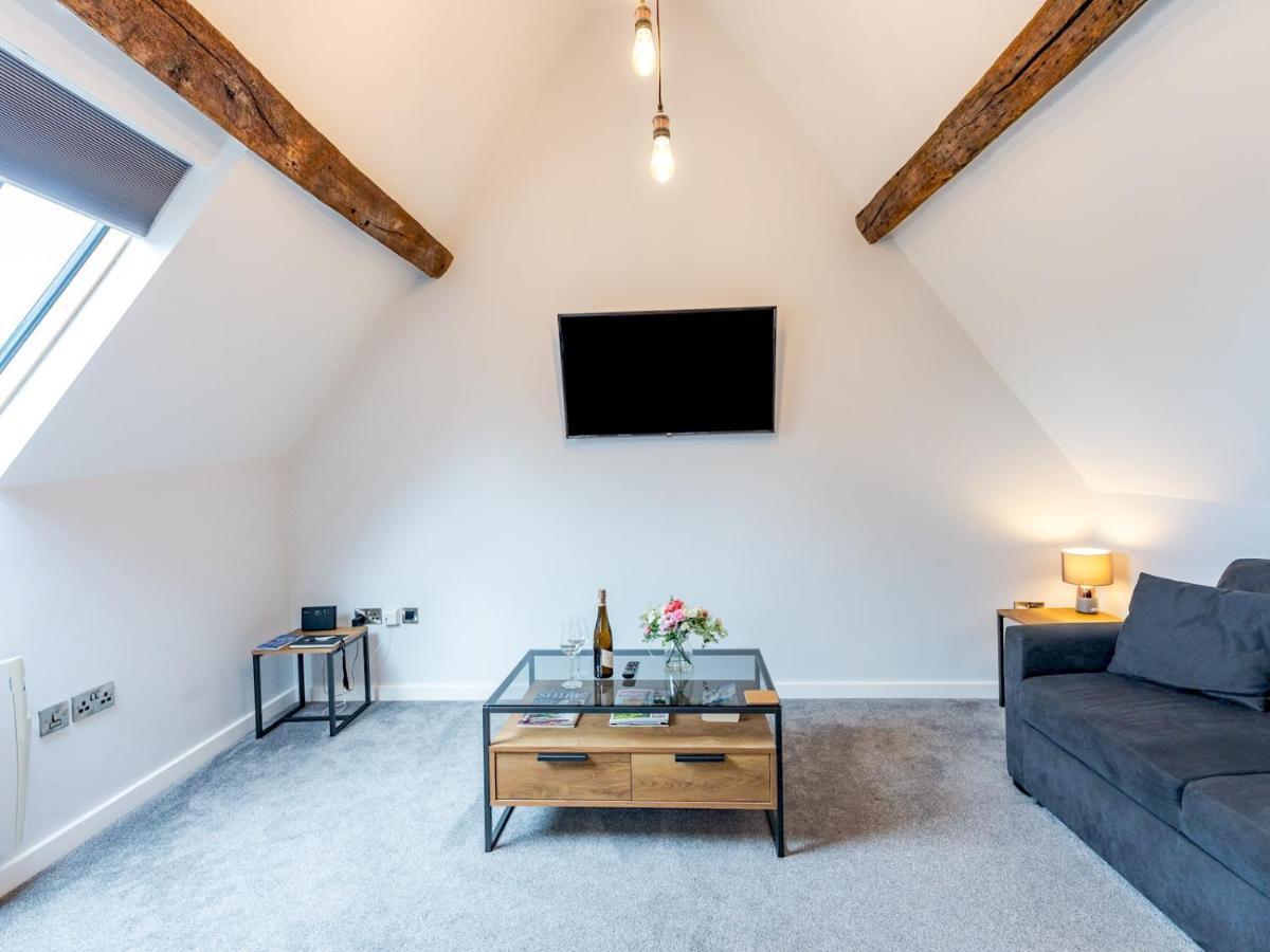 Pass The Keys 5C Charming Town Centre Apartment With Roof Top Views ชรูว์สเบอรี ภายนอก รูปภาพ