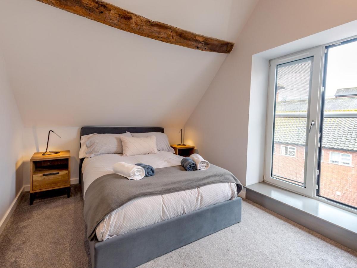 Pass The Keys 5C Charming Town Centre Apartment With Roof Top Views ชรูว์สเบอรี ภายนอก รูปภาพ